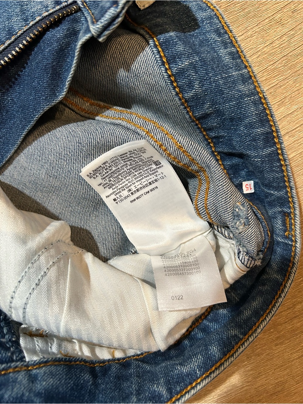 Vans High-Waisted Cuffed Denim Shorts Medium Wash Blue Size 28 - Picture 4 of 6